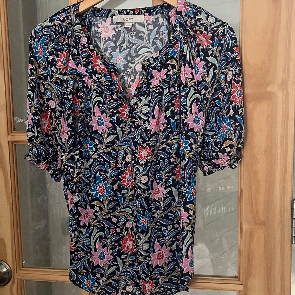 LOFT Flowy Floral Print Short Sleeve Blouse Top Sz small